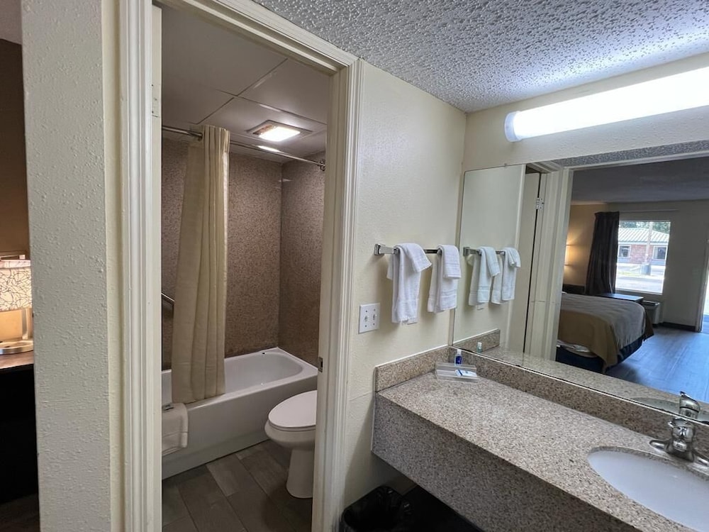 Rodeway Inn Walterboro I 95 - photo 26