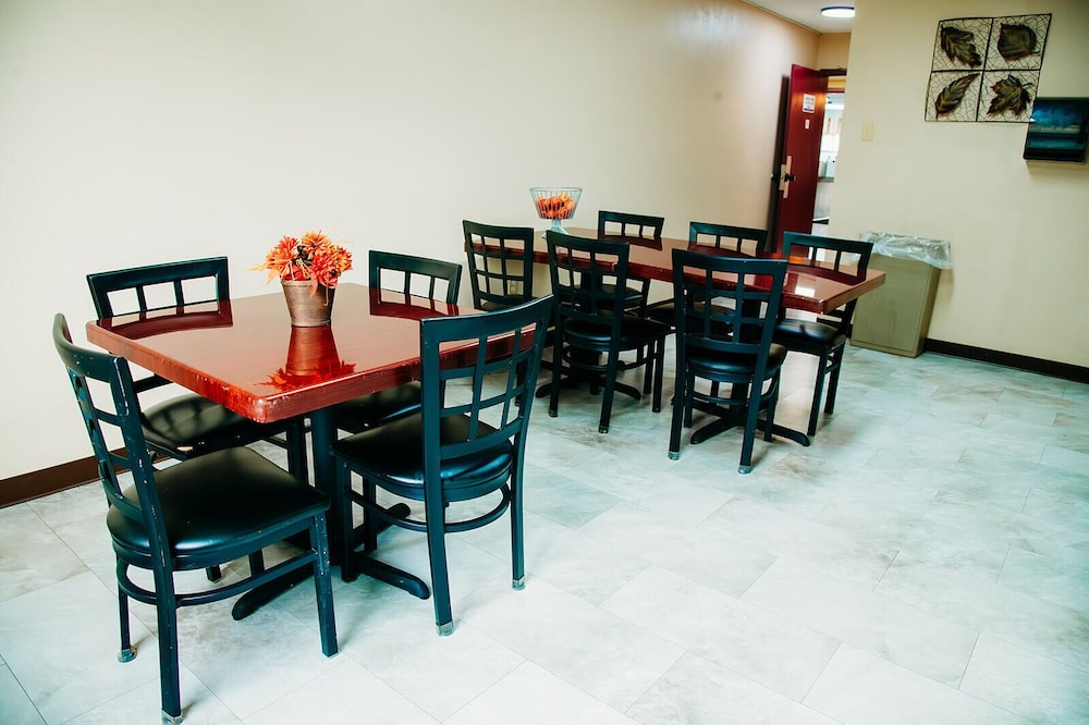 Country Garden & Suites - photo 40