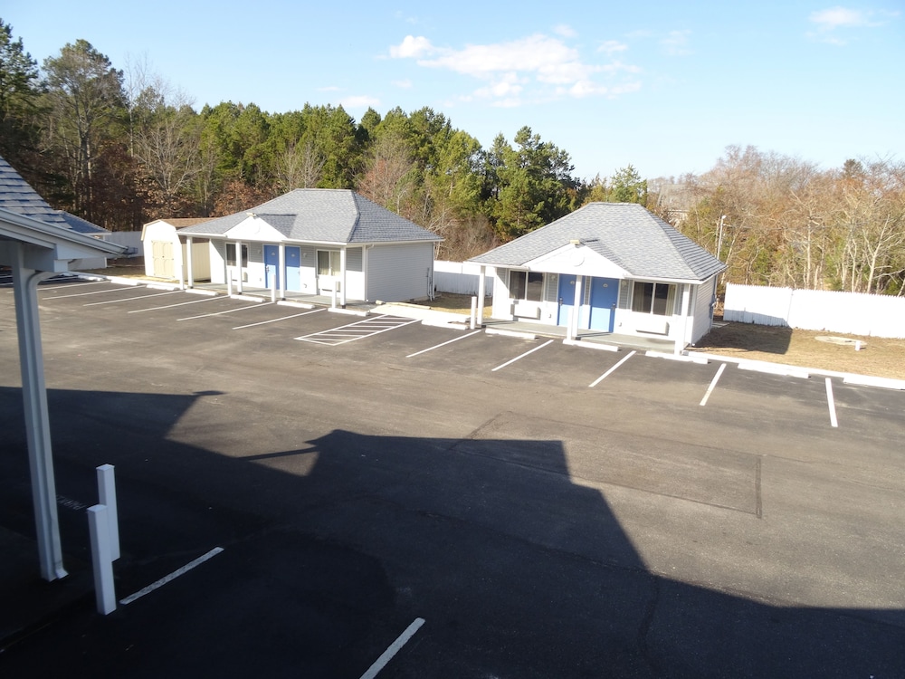 Village Inn and Suites - photo 30