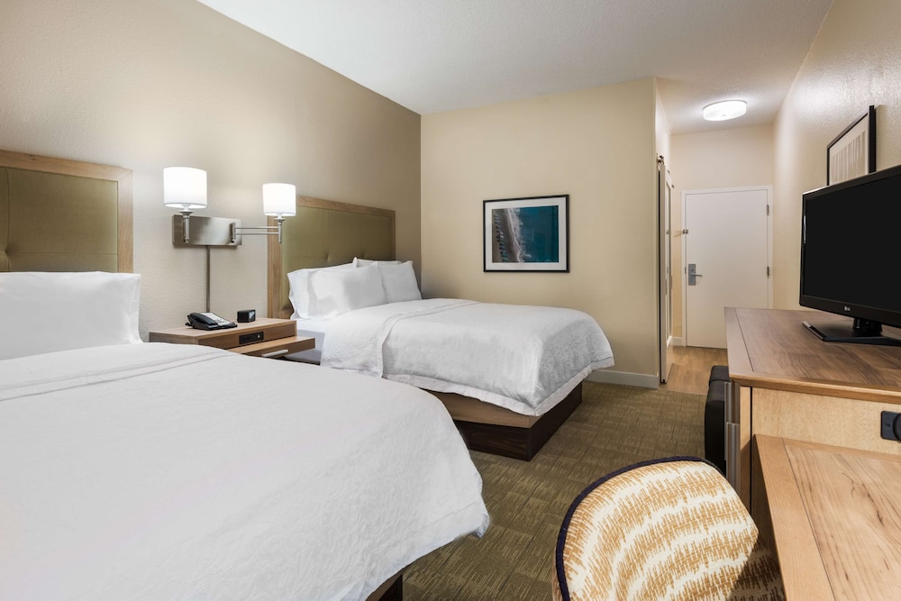 Hampton Inn Bonita Springs Naples North - photo 11