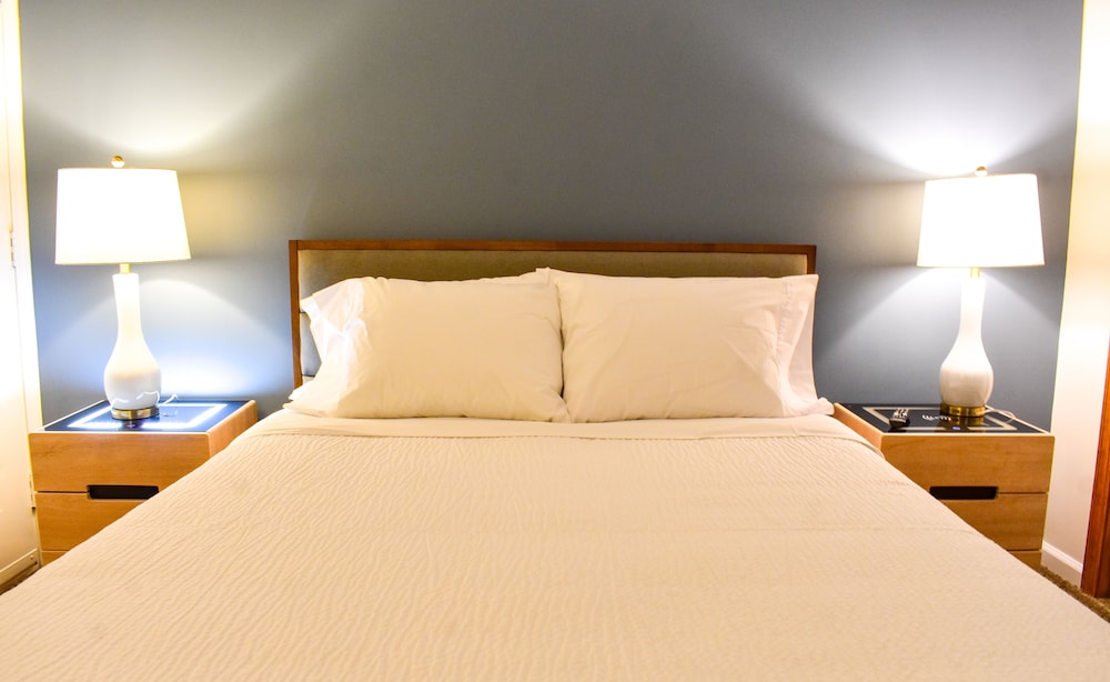 The Central Downtown Inn & Suites - photo 10