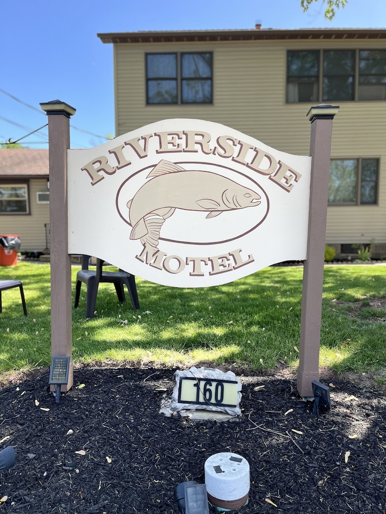 Riverside Motel - featured photo