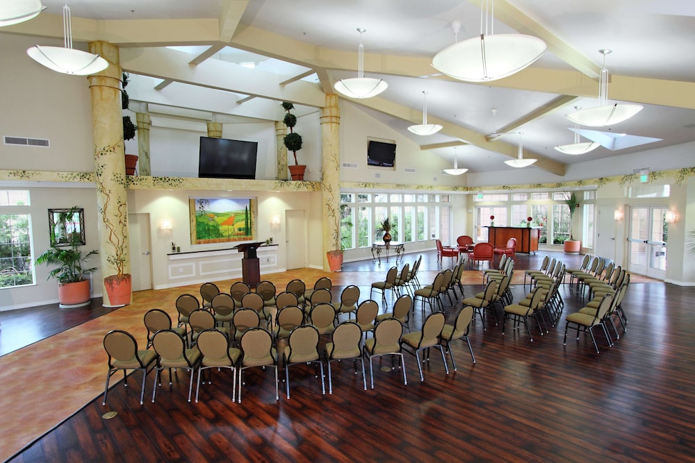 Hilton Garden Inn Oxnard Camarillo - photo 56