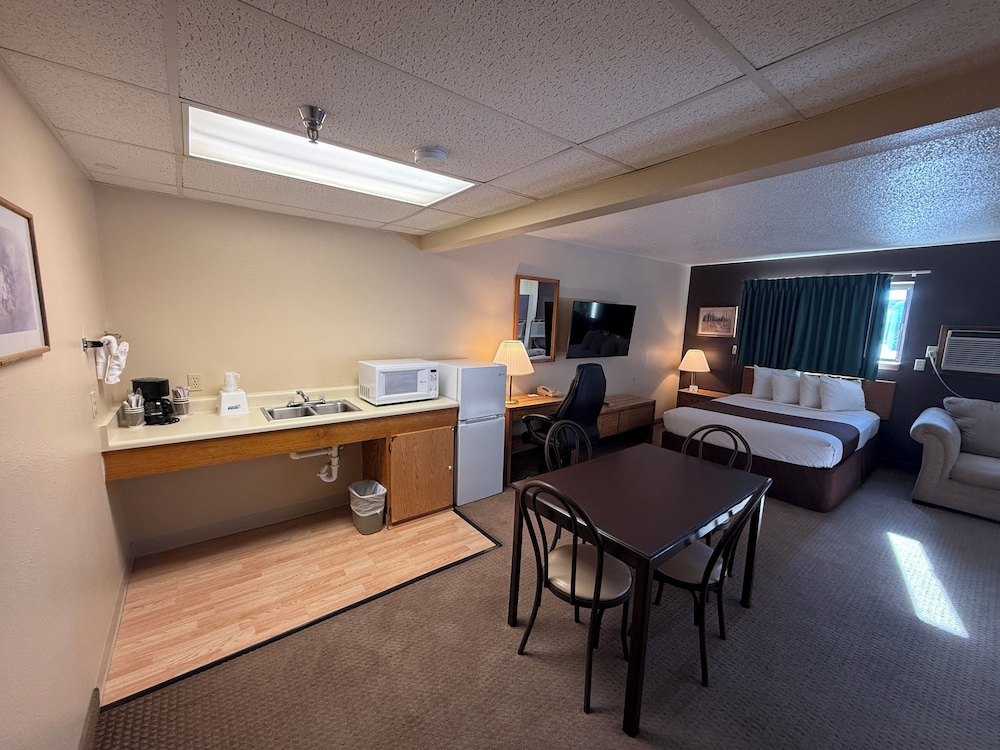 Americas Best Value Inn Torrington - photo 12