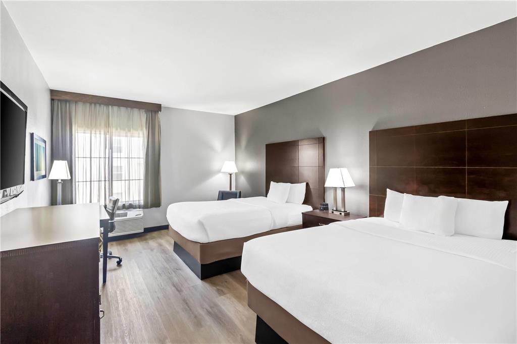 La Quinta Inn & Suites by Wyndham Houston Energy Corridor - photo 17