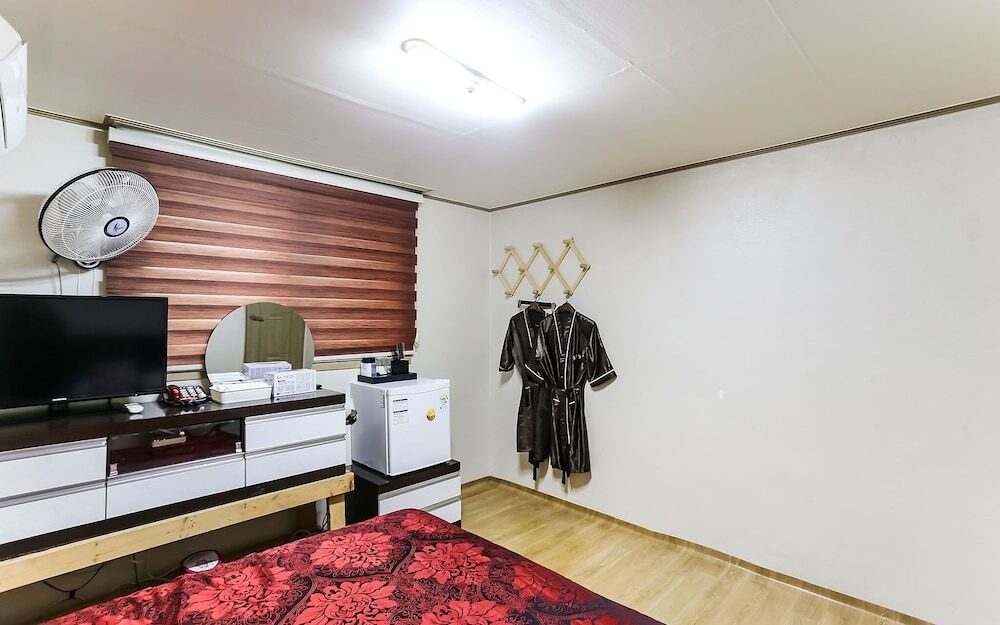 Gangneung Solbit Motel in Gangneung, South Korea