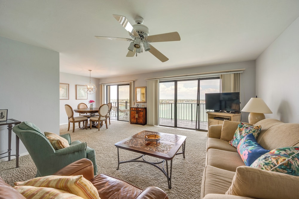 Marco Island Condo w Ocean Views Resort Perks - photo 4