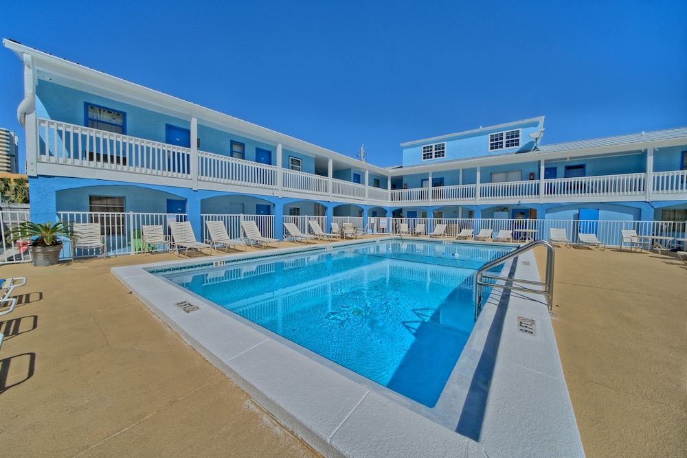 Aqua View Motel pet-friendly hotel Panama City Beach