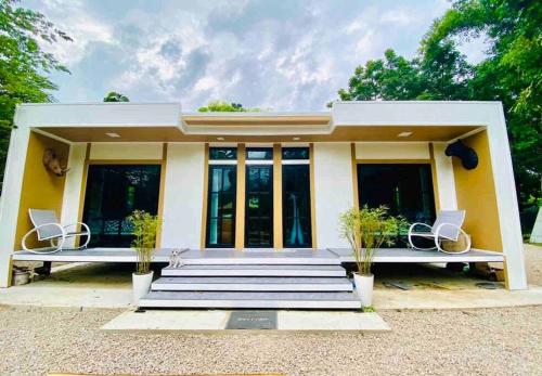 Baan Suan Khiriwong 2 Br Villa บ้านสวนคีรีวงศ์ — 4-Star Luxury Hotel in Khao Yoi, Thailand