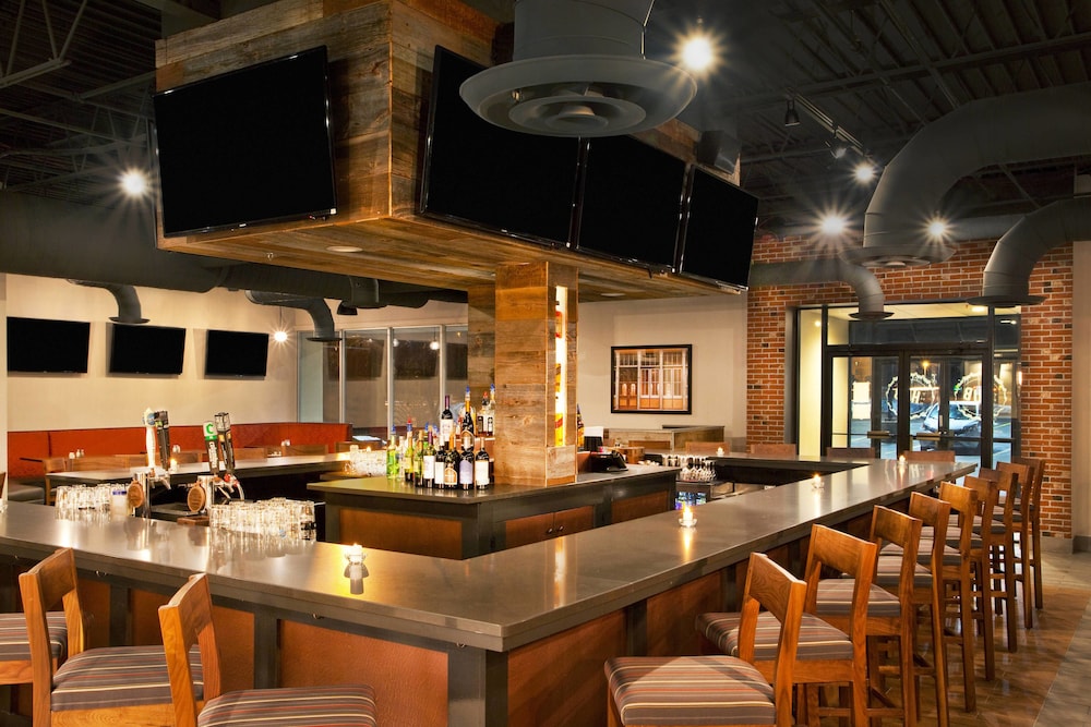 Four Points by Sheraton Cleveland Airport - photo 16