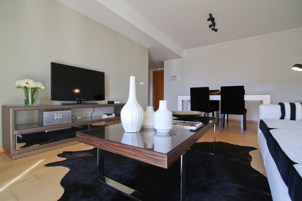 Panoramic Living - carbon neutral hotel in Lisbon
