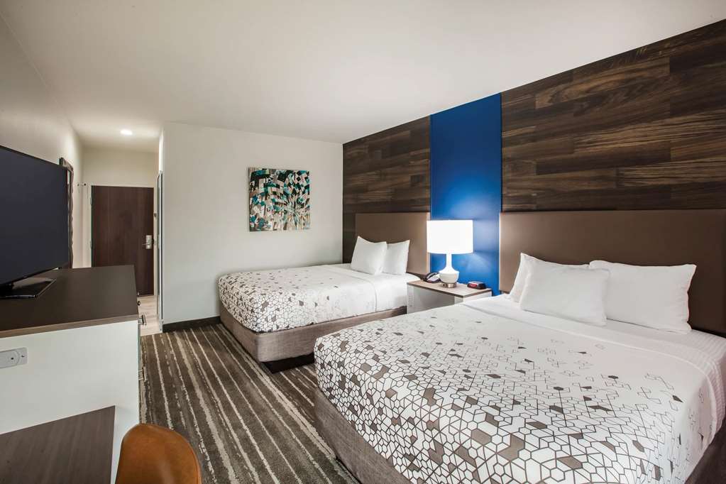 La Quinta Inn & Suites by Wyndham Owasso - photo 11