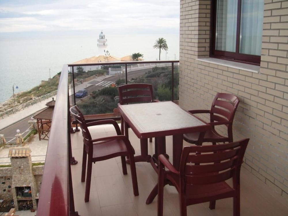 Aparthotel El Faro — hotel in Cullera