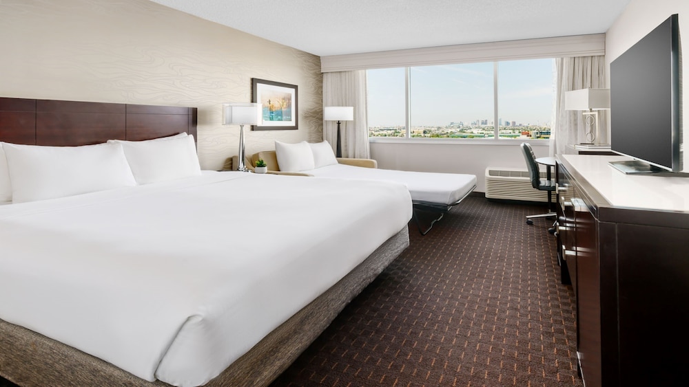 Crowne Plaza Phoenix Airport PHX by IHG - photo 23