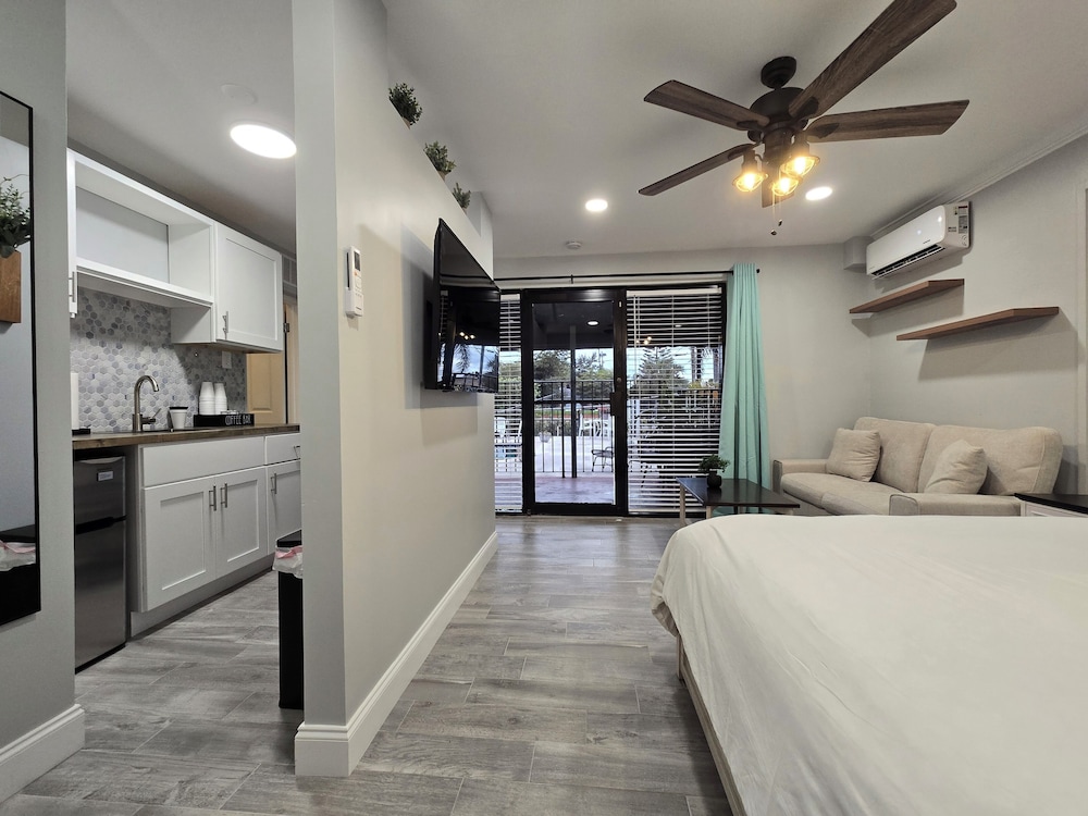 Sunny Palms Inn - photo 18