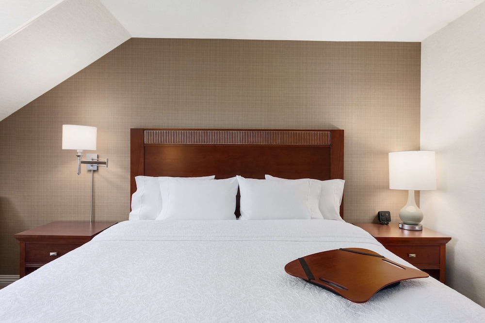 Hampton Inn Colchester - photo 17