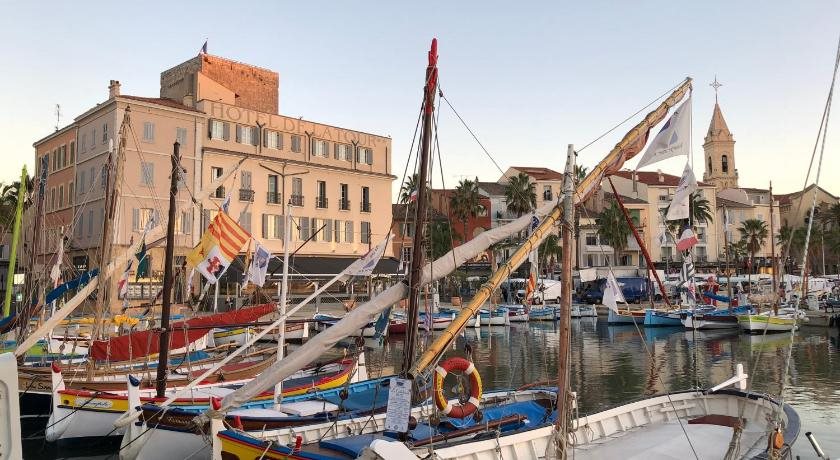 Hotel Restaurant de la Tour in Sanary-Sur-Mer, France