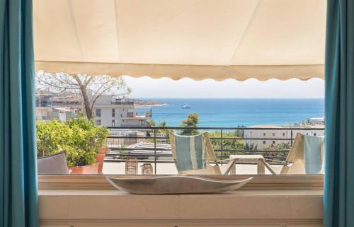 2BD Luxury Sea View Penthouse in Astir Beach — 4-Star Luxury Hotel in Athens, Greece