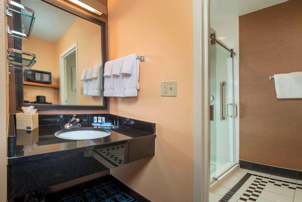 Fairfield Inn & Suites by Marriott Frederick - photo 11