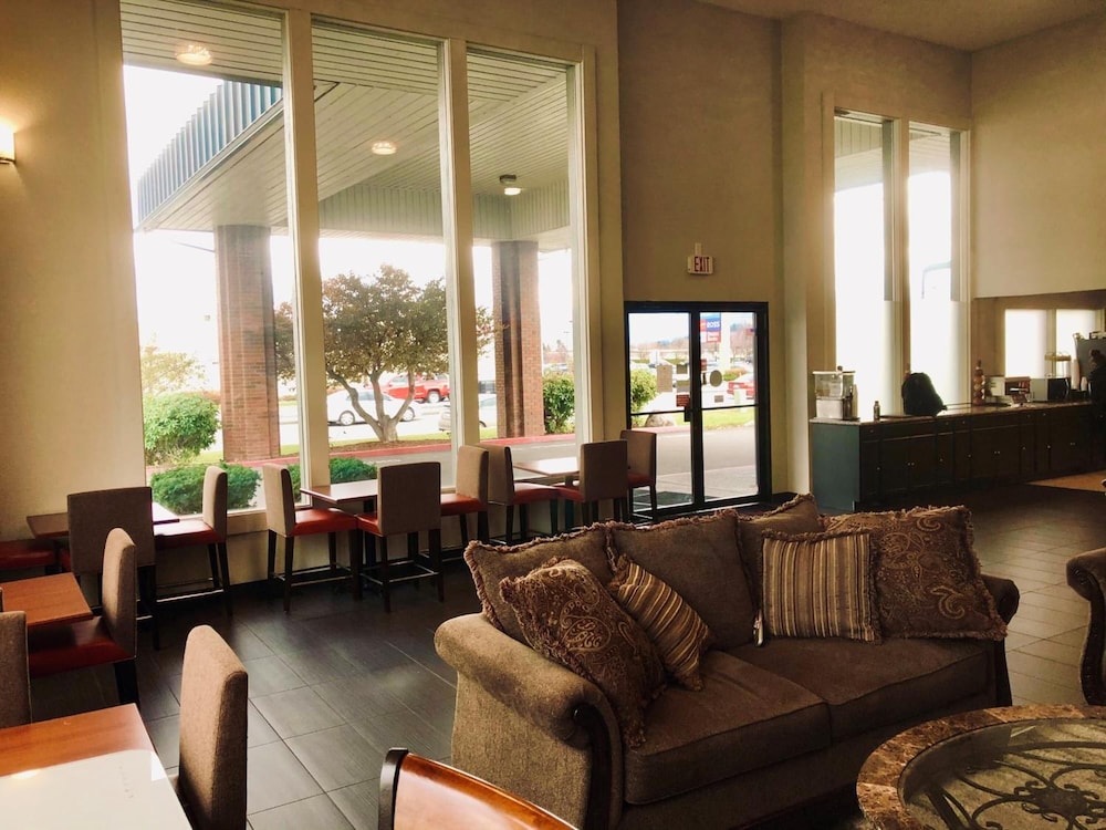 Ramada by Wyndham Spokane Valley - photo 5