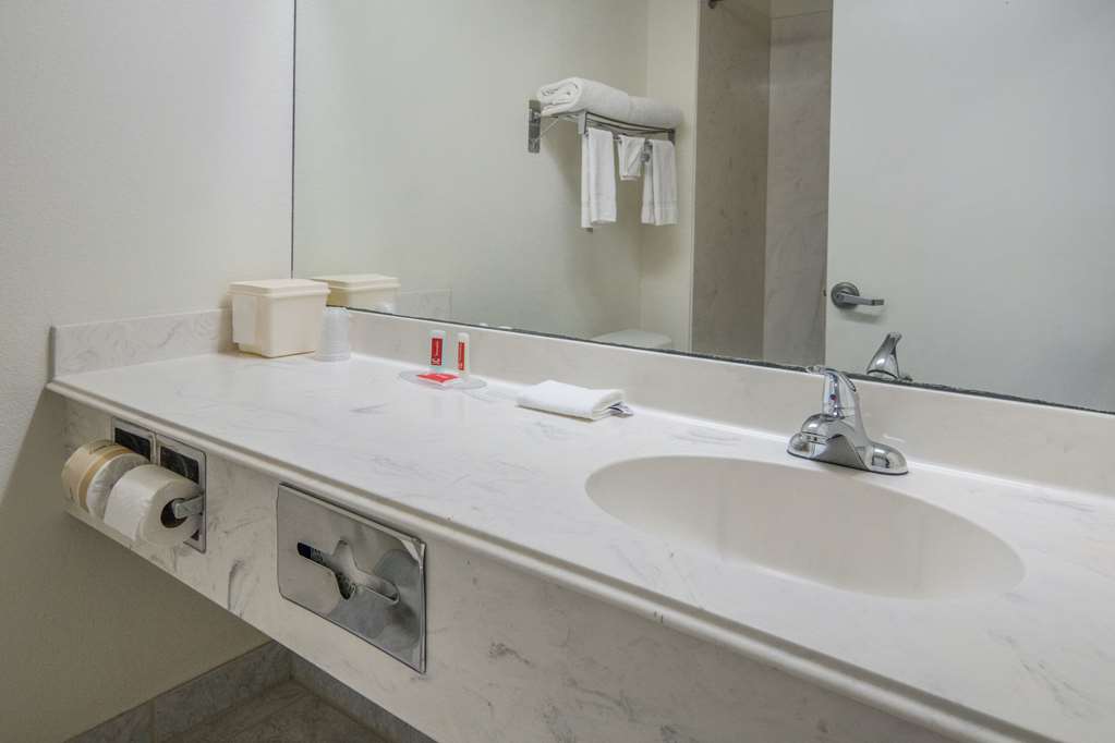 Econo Lodge Weatherford - photo 23