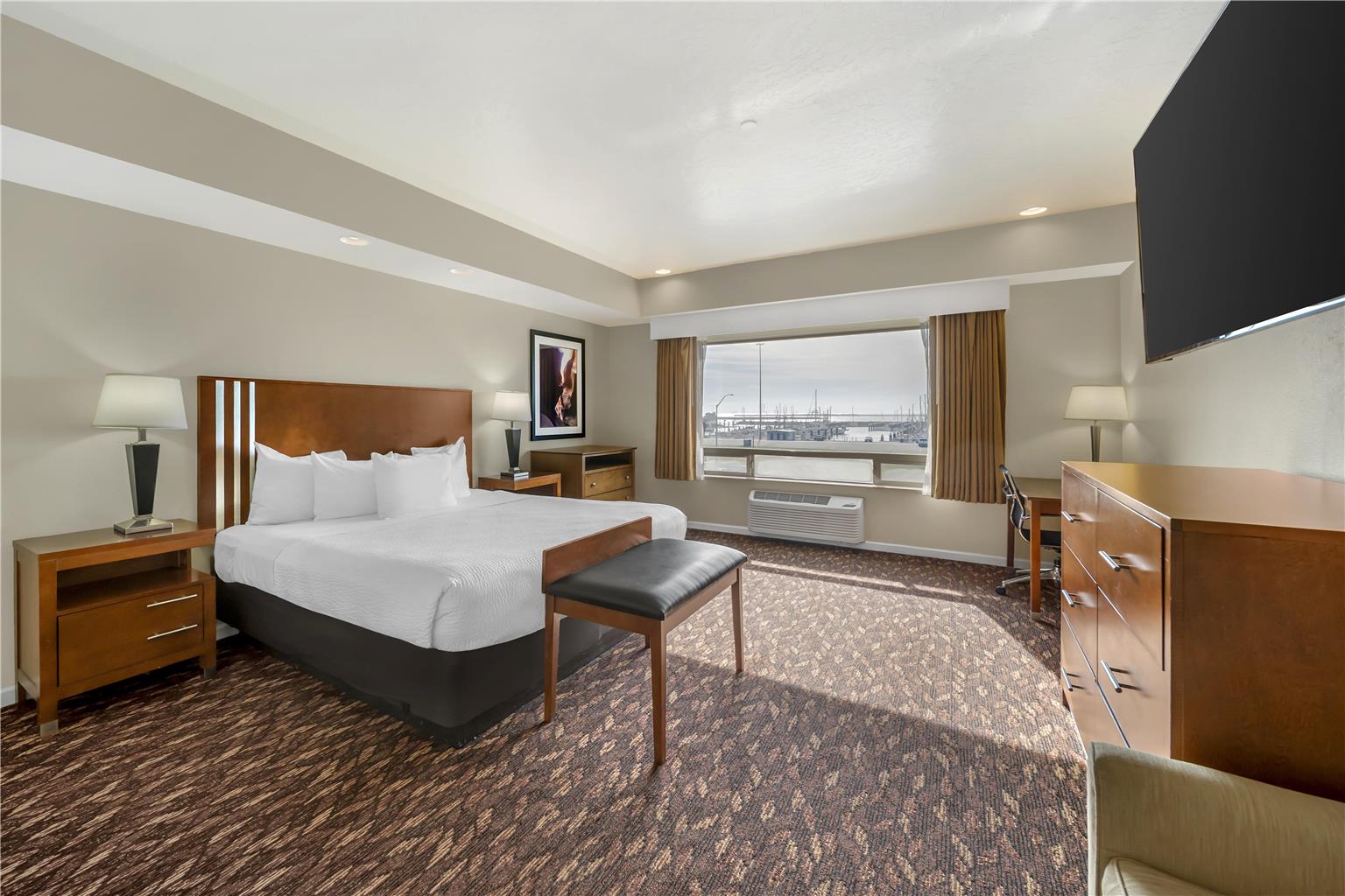 Best Western Plus Northwoods Inn in Crescent, United States