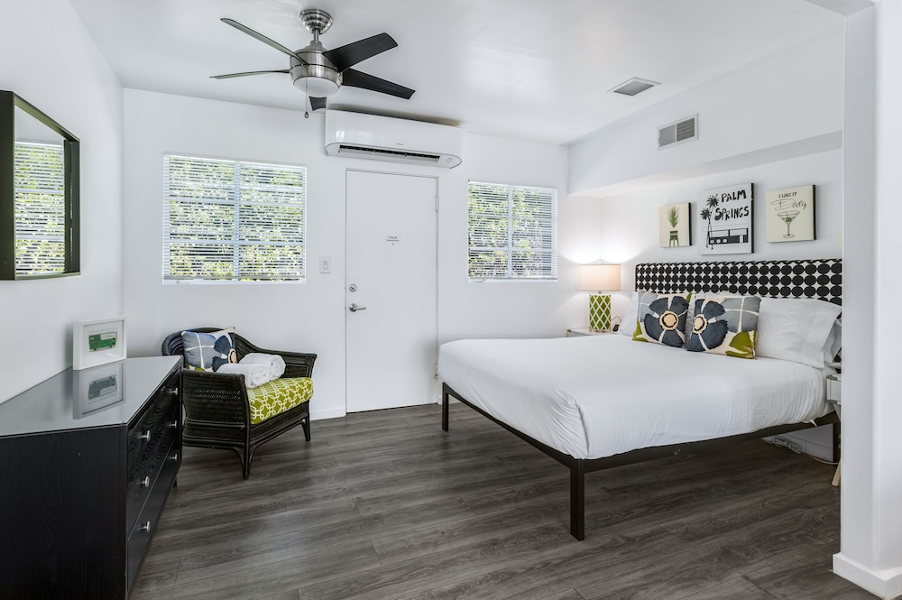 The Three Fifty Hotel - photo 43