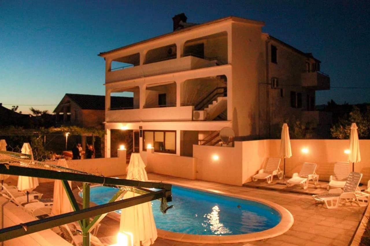 Nenad With Pool SA4 — hotel in Vrsi