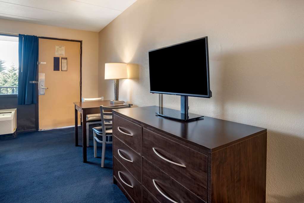 Econo Lodge Inn & Suites Rehoboth Beach - photo 7