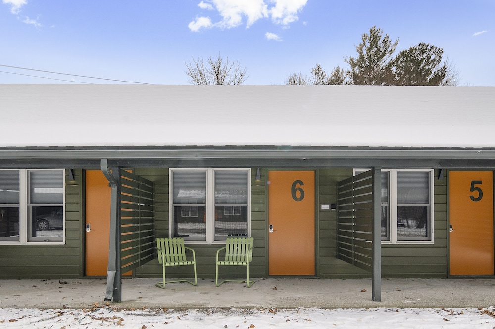 The Brooks Motel - photo 32