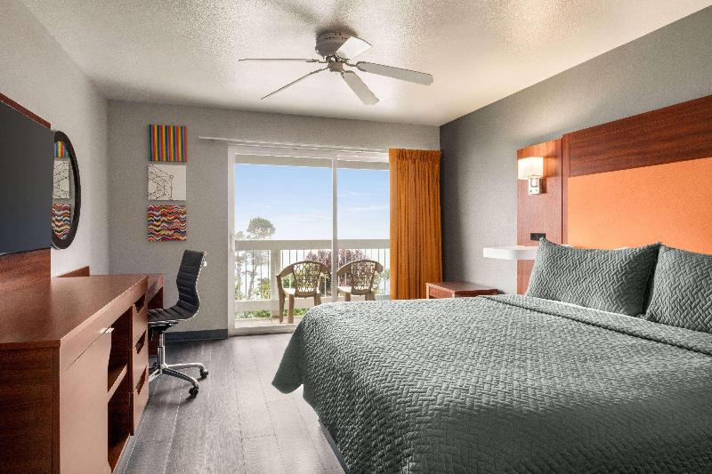 Travelodge by Wyndham Depoe Bay - photo 35