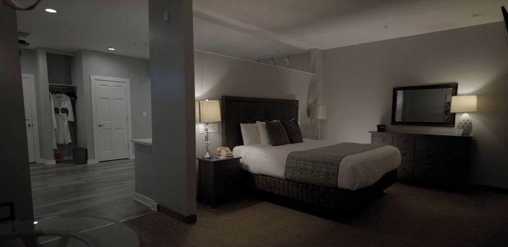 Belamere Swimming Pool Suites - photo 3