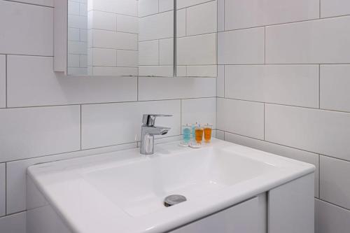 Cozy Studio Apartment in Tbilisi By Wehost