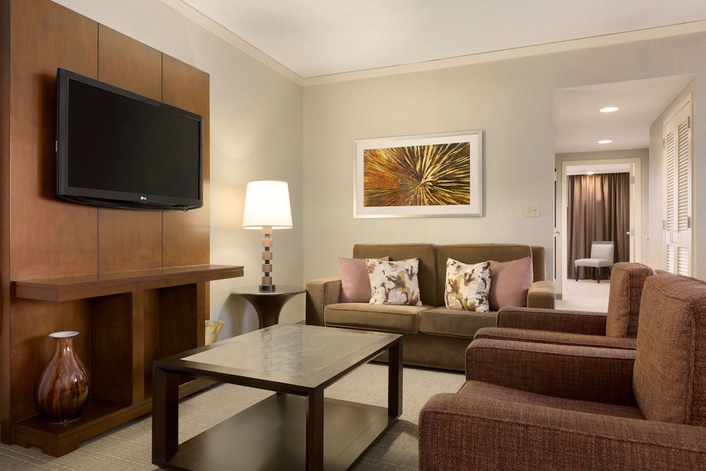 Embassy Suites by Hilton Chicago North Shore Deerfield - photo 31