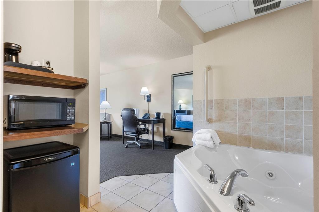 AmericInn by Wyndham Green Bay East - photo 86