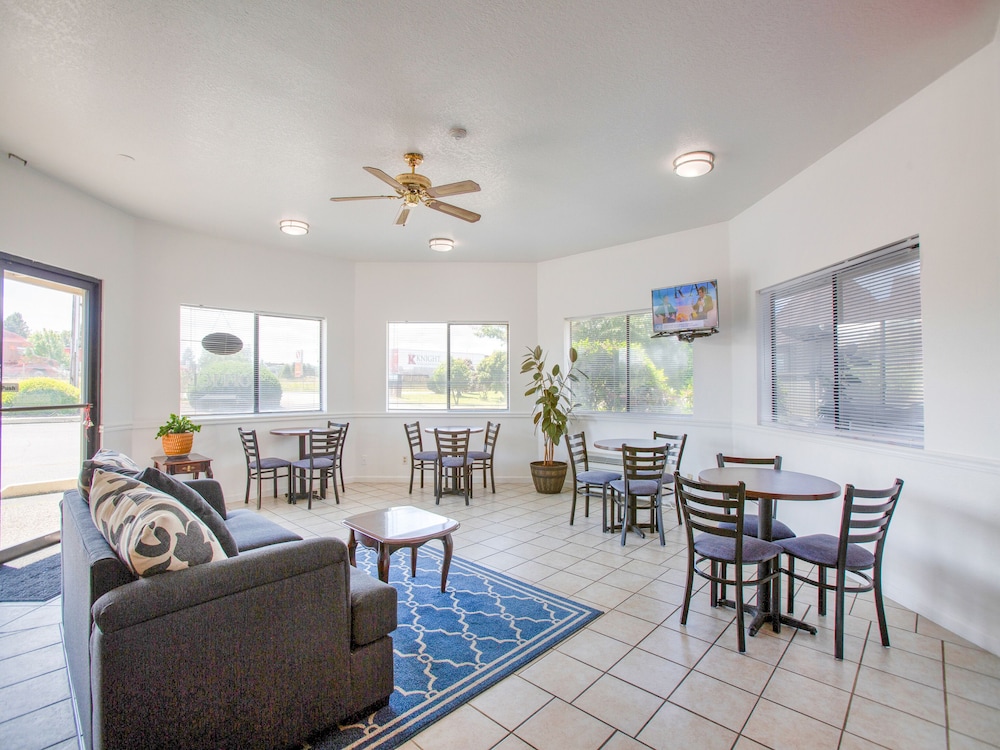 OYO Woodland Hotel and Suites - photo 5