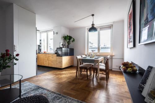 oompH UrbanVibe Centrum Stylish 2BR Hideaway — 4-Star Luxury Hotel in Warsaw, Poland