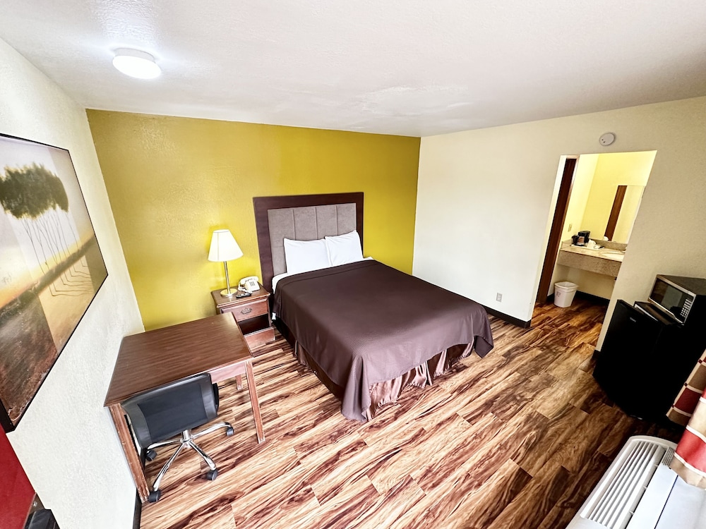 Regency Inn lola Kansas - photo 10