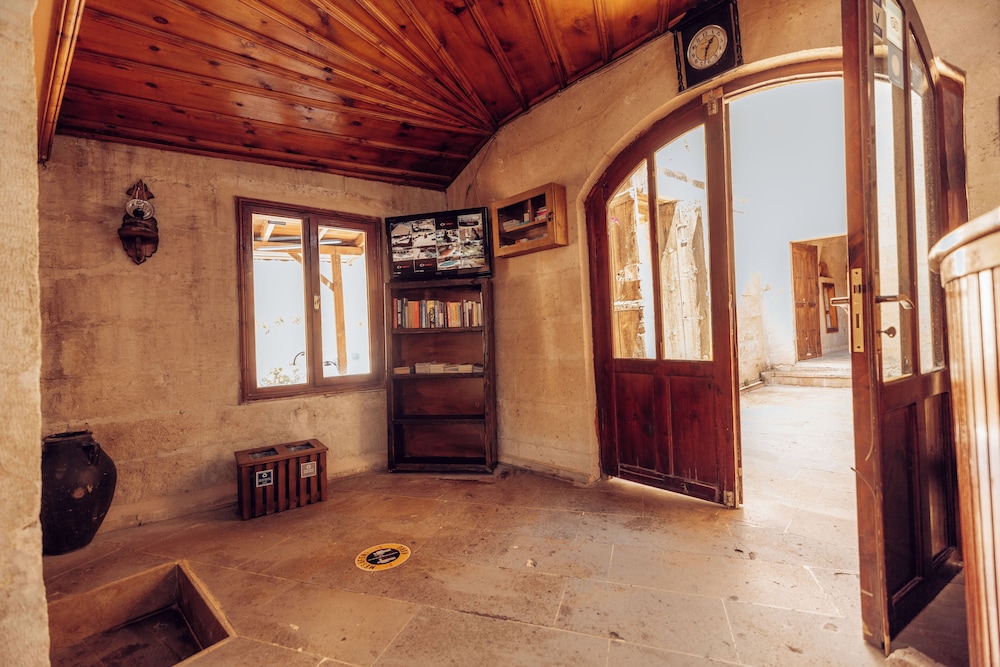 Melis Cave Hotel — Uerguep — photo 5