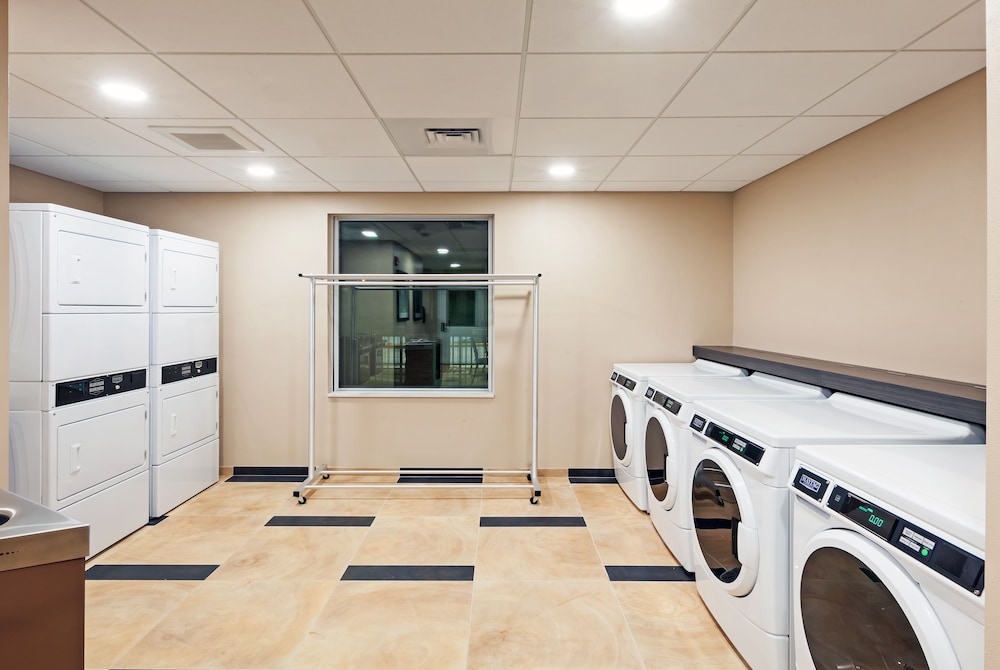 Candlewood Suites Lenexa Overland Park Area - photo 41