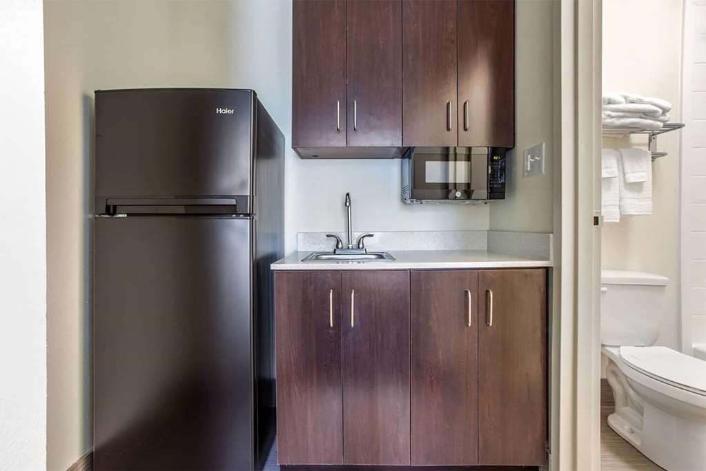 Days Inn and Suites by Wyndham Oxford - photo 14