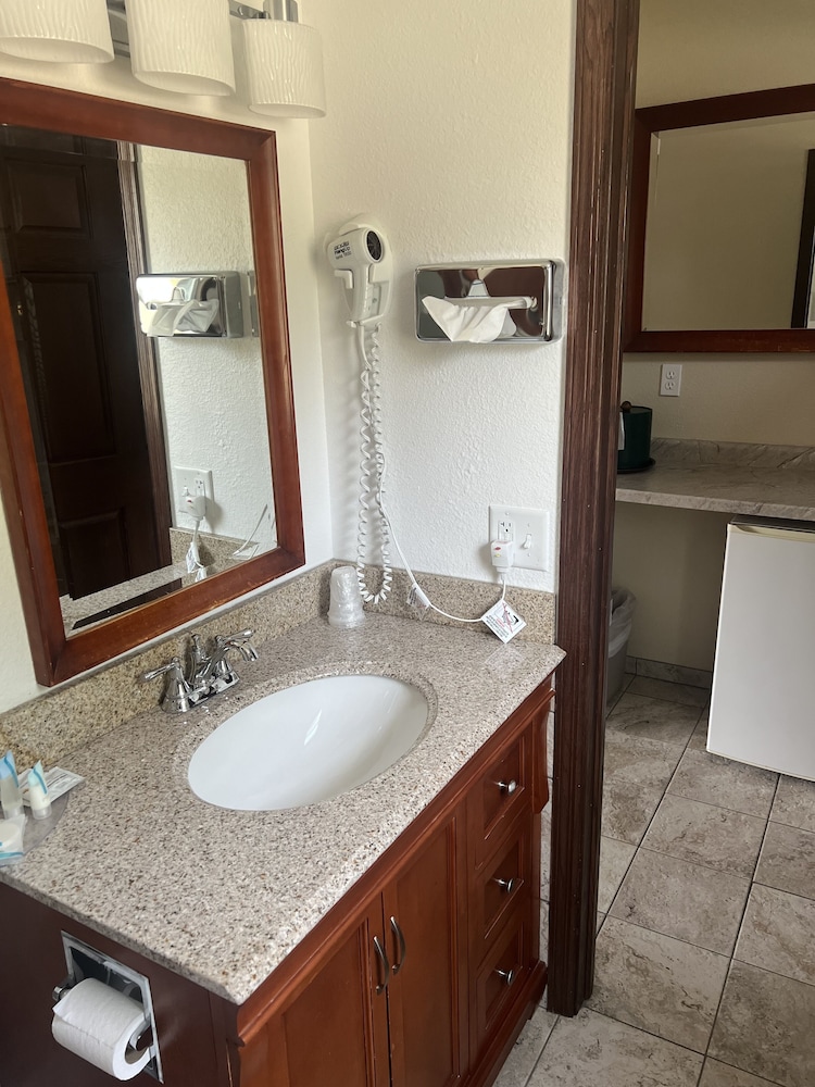 All Star Inn & Suites - photo 320