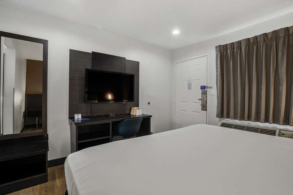 Studio 6 Suites Escondido CA - photo 10
