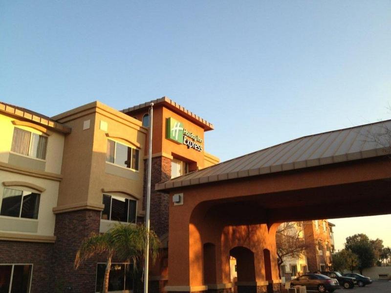 Sleep Inn & Suites Tempe ASU Campus - photo 8