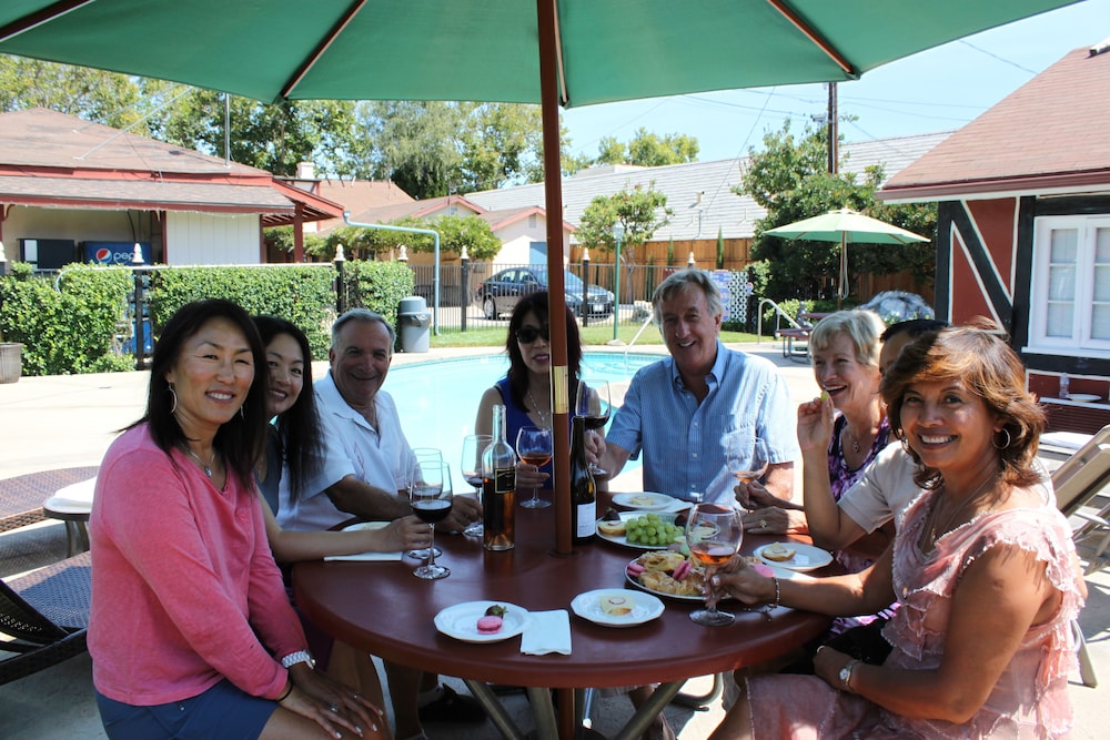 Solvang Inn and Cottages - photo 25