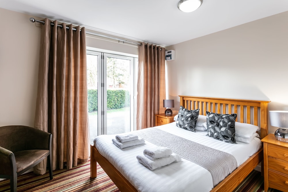 Roydon Marina Village Hotel — hotel in Roydon