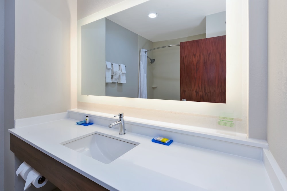 Holiday Inn Express & Suites Dayton South Franklin by IHG - photo 16