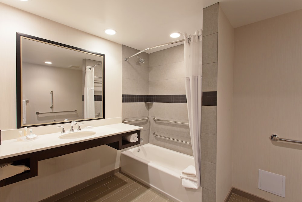Hilton Garden Inn Irvine Orange County Airport - photo 13