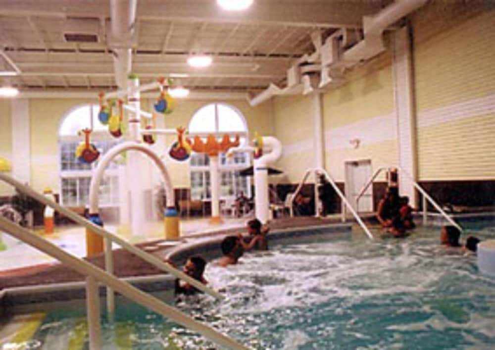 Grand Mackinaw Beachfront and Waterpark - photo 8