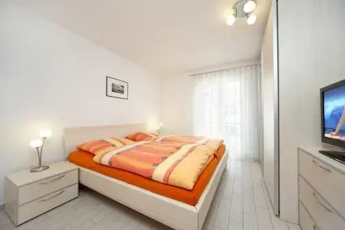 strandnahe FeWo mit 2 Schlafzimmern und Terrasse Residenz Margarete Binz — 4-Star Luxury Hotel in Ostseebad Binz, Germany